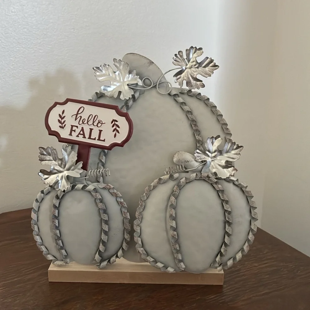 NWT- Silver Metal Pumpkins Trio Decoration w/ Hello Fall Sign on Wood Base 🍁